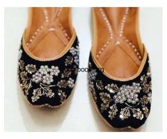 Exquisite Bridal Juttis for Your Special Day - 3